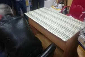 В Мариуполе на взятке попался "дуэт юристов": СБУ задержала прокурора и адвоката