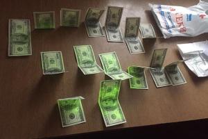 В Лисичанске на взятке "погорел" один из начальников железнодорожного вокзала
