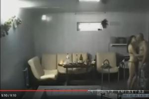 Российского офицера ГРУ из СЦКК "застукали" в бане с девушками легкого поведения