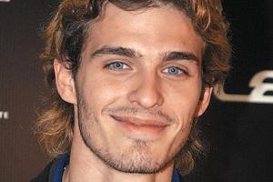 В Сеть попало видео с места падения актера Василия Степанова из окна 5 этажа