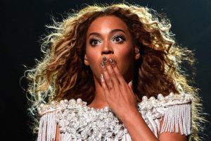 К фестивалю сыра и вина создали необычную скульптуру певицы Бейонсе