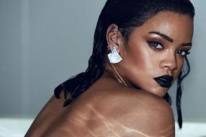 Папарацци поймали Рианну в бикини: поклонникам не понравилось, что певица поправилась