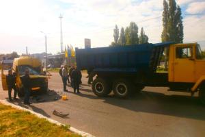 Серьезное ДТП в Днепропетровской области: маршрутка с пассажирами въехала в грузовик