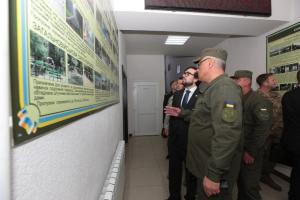 Глава Представительства НАТО в Украине посетил Академию Нацгвардии Украины
