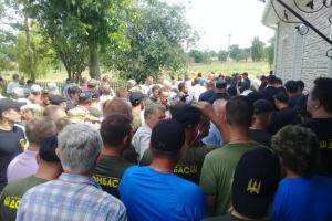 В Бережинке на Кировоградщине селяне "восстали" против областной полиции