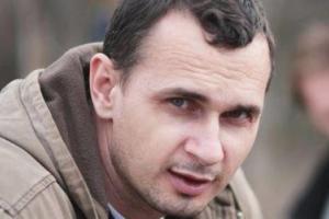 Порошенко передал политзаключенному Олегу Сенцову книгу диссидента Сахарова 