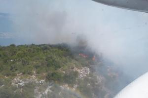 В Черногории в тушении масштабных лесных пожаров участвует авиация ГСЧС Украины