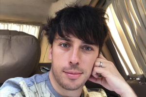 Максим Галкин признался поклонникам, что на отдыхе набрал лишние килограммы