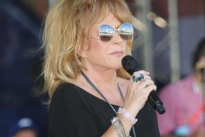 Алла Пугачева вышла на сцену фестиваля "Жара" в прозрачном платье: появилось видео выступления