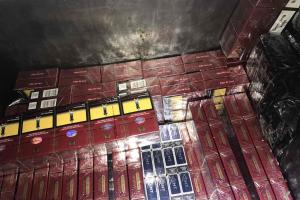 На Буковине пограничники задержали большую партию контрабандных сигарет