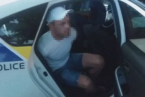 В Одессе за разбойное нападение на развлекательное заведение задержали двух приятелей 