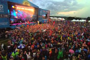 На главном рок-фестивале России публику "взорвала" песня украинской группы "Океан Эльзы"