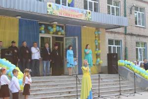 В прифронтовой Авдеевке торжественно отметили День Независимости Украины