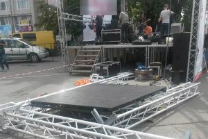 В Умани на концерте к Дню независимости развалилась сцена: травмированы дети