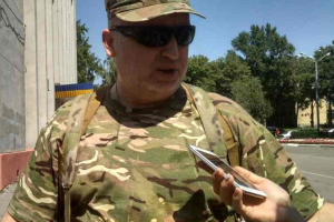 Турчинов побывал на позициях ВСУ в зоне АТО