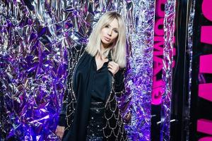 В России титул "Женщина года-2017" по версии Glamour завоевала украинская певица