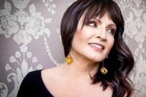 Легендарная София Ротару украсила обложку журнала Elle