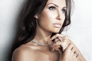 Эвелина Бледанс показала себя без макияжа: поклонники засыпали ее комплиментами