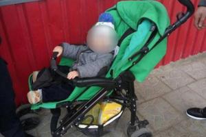 В Херсоне патрульные забрали малолетнего ребенка, которого бросила в кафе горе-мамаша