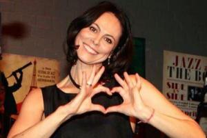 Жена киевского мэра Наталья Кличко представила на суд зрителей новую рождественскую песню