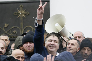 "Банду геть, импичмент!": освобожденный Саакашвили призвал народ мирно и спокойно скинуть власть