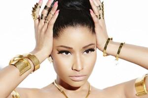 Певица Ники Минаж обнажилась для откровенной фотосессии