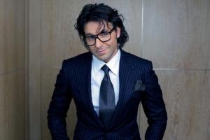 Российского телеведущего застукали спящим в московском метро