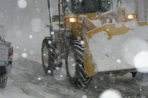 Циклон на Сахалине: в Шахтерске ураганный ветер сдул пенсионерку с балкона 4-го этажа 