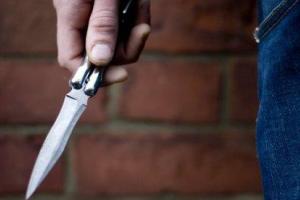 В Харькове полицейский получил ножевое ранение, преследуя грабителей