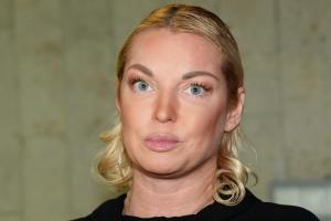 "Может быть оденешься в конце концов?": В сети обсуждают снимки Волочковой с райского отдыха