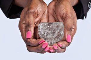 В Африке найден алмаз весом 910 каратов