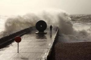 Землетрясение, огромные волны и угроза цунами: на Аляске идет эвакуация жителей