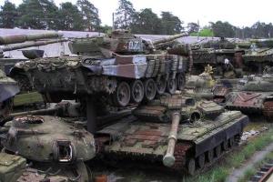 Тымчук: Янукович и его "стратеги" рады были бы развалить ВСУ, но армию развалили раньше