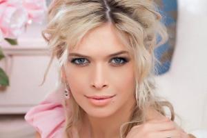 Романтическая Венеция и сердца в небе: певица Вера Брежнева отпраздновала 36-летие