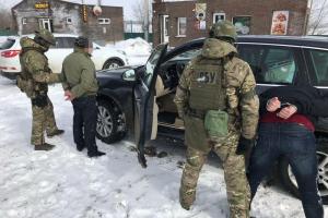На Харьковщине СБУ задержала членов группировки, перегонявших авто для боевиков "ЛНР"