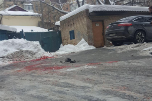 Убийство в центре Киева: появились кадры с места преступления, где зарезали мужчину