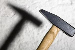 В центре Черновцов неизвестные избили молотками координатора ГО "Стоп коррупции"