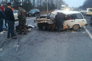 На Львовщине столкнулись автомобиль "ВАЗ" и туристический автобус: погиб водитель легковушки