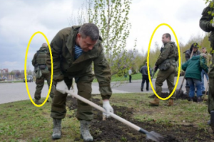 "Могилу роет": в сети высмеяли главаря "ДНР", сажающего деревья под охраной автоматчиков