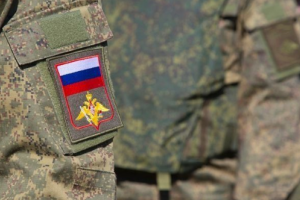 Кадровые российские военные с семьями покидают оккупированные Луганск и Донецк - соцсети