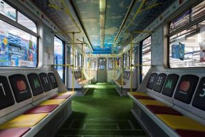 В метрополитене Киева начнет курсировать вагон-стадион