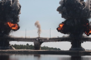 Было заложено более тонны взрывчатки: В Беларуси взорвали мост через реку Припять 