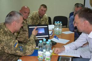 В районе проведения ООС командующий Наев провел встречу с зампредседателя СММ ОБСЕ Хугом