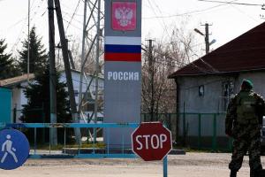 Россия вводит режим жестких ограничений: стала известна дата закрытия границы с "ЛНР" и "ДНР"