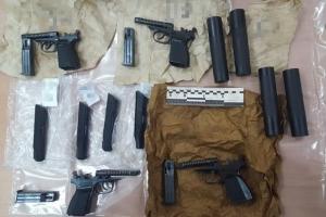 В Киеве за сбыт оружия задержаны члены ОПГ, среди них - сотрудник полиции