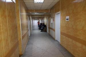 В Бердянске наркоманы открыли стрельбу в больнице: ранен охранник