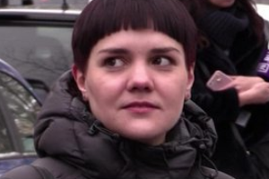 "Если надо, то бросим!": Из России в Украину депортируют вербовщицу боевиков "ДНР"