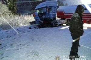 Смертельное ДТП на Львовщине: погибли 2 человека, 10 ранены, водитель автоцистерны задержан