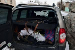 В Лисичанске за избиение мужчины полиция задержала группу пьяных вооруженных охотников