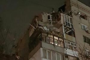 В России взрыв разрушил два этажа жилого дома: под завалами остались люди